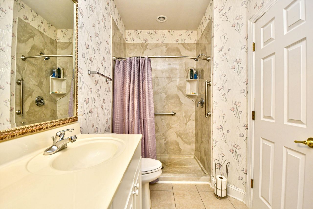 1000 Ray Costin Way Photo 20