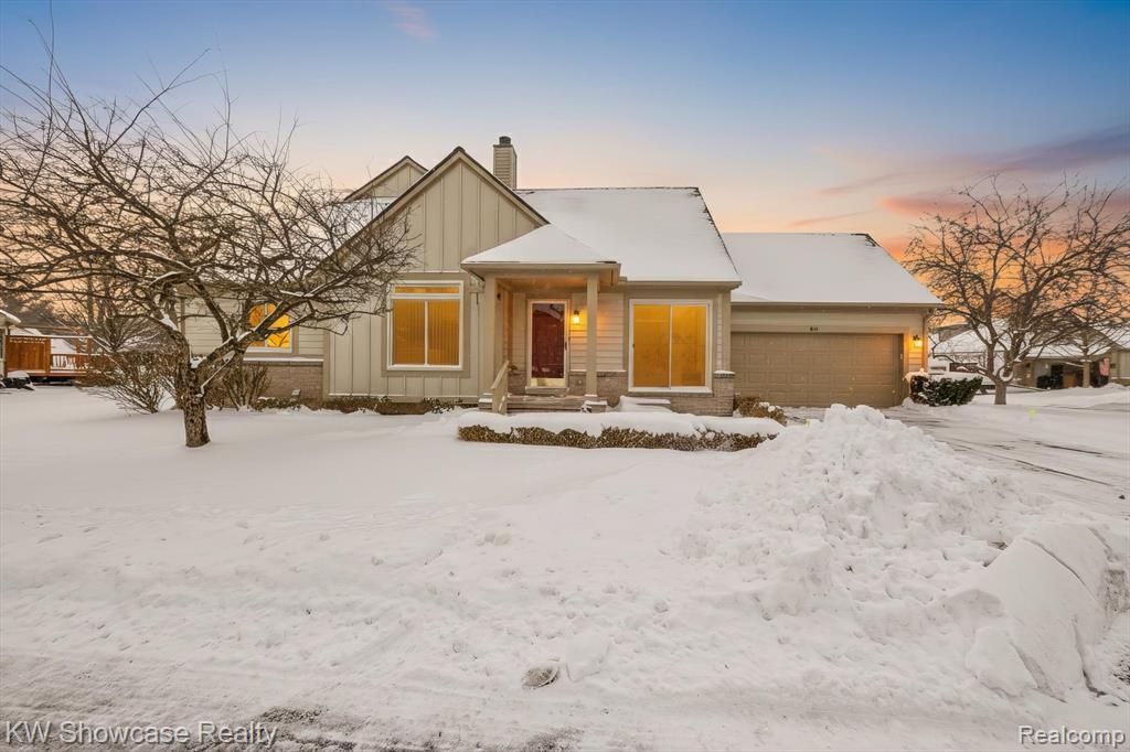 802 Red Maple Lane, Wixom, MI 48393 Main Photo