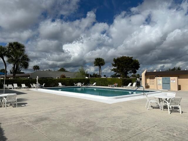 225 Lake Meryl Drive, West Palm Beach, FL 33411 Photo