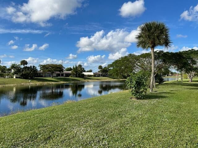 225 Lake Meryl Drive, West Palm Beach, FL 33411 Photo