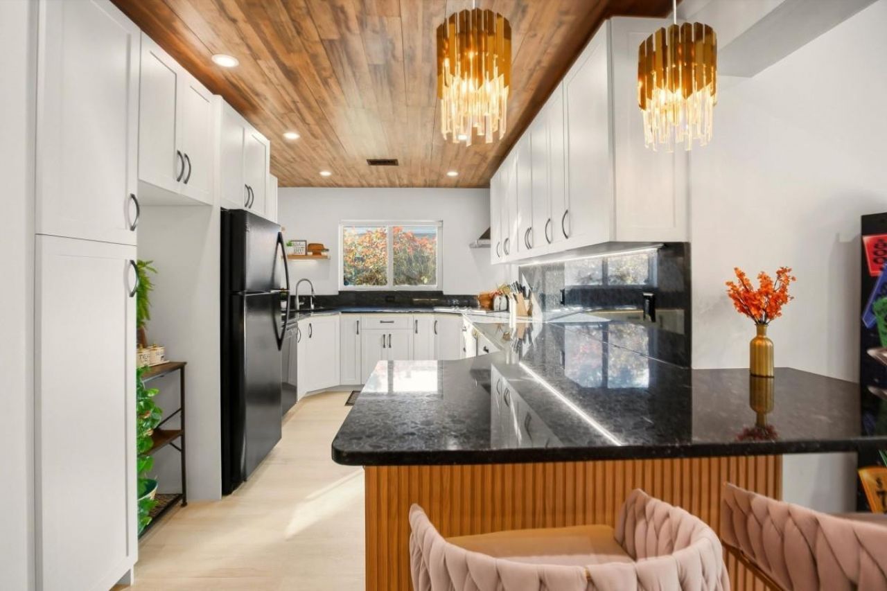 245 N Tradewinds Avenue, Lauderdale by the Sea, FL 33308 Photo