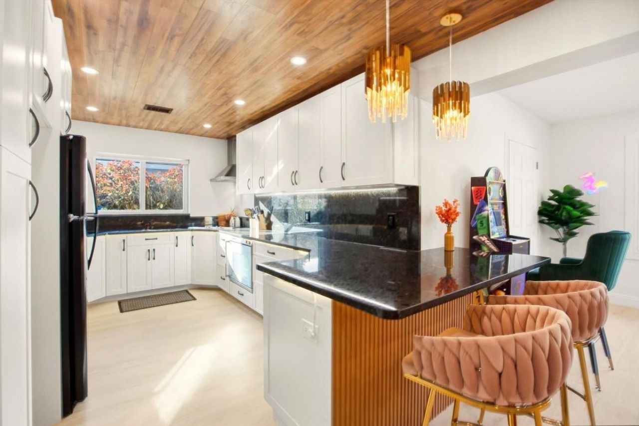 245 N Tradewinds Avenue, Lauderdale by the Sea, FL 33308 Photo