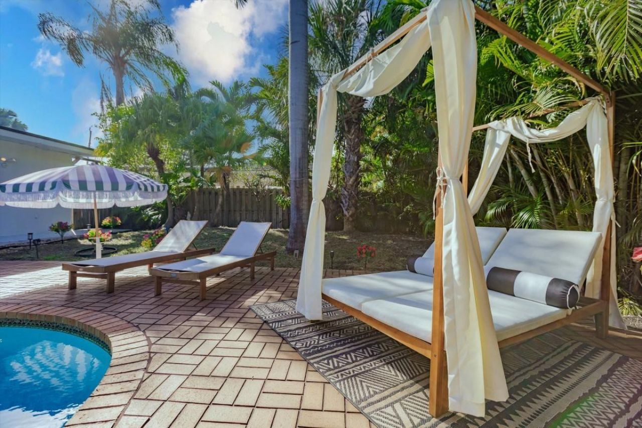 245 N Tradewinds Avenue, Lauderdale by the Sea, FL 33308 Photo