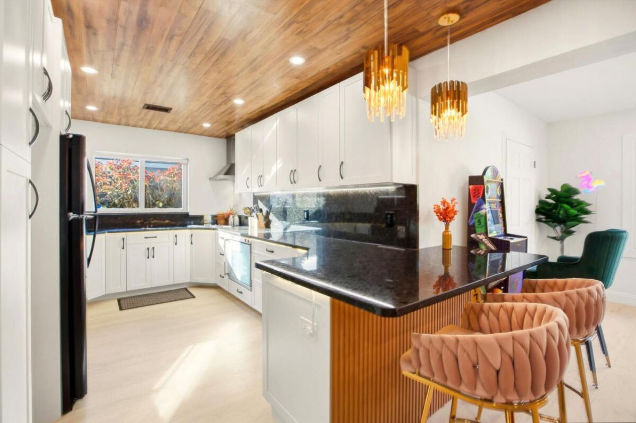 245 N Tradewinds Avenue, Lauderdale by the Sea, FL 33308 Photo