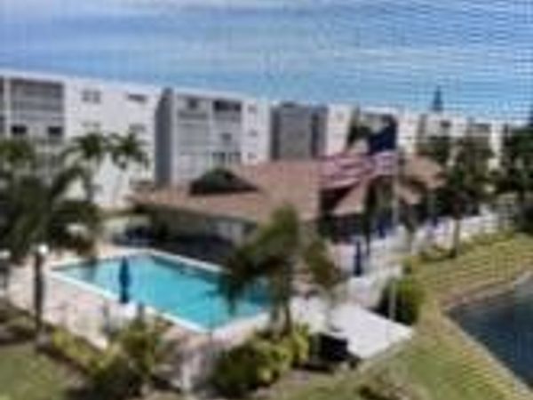 1025 SE 3rd Avenue, Unit 303, Dania Beach, FL 33004