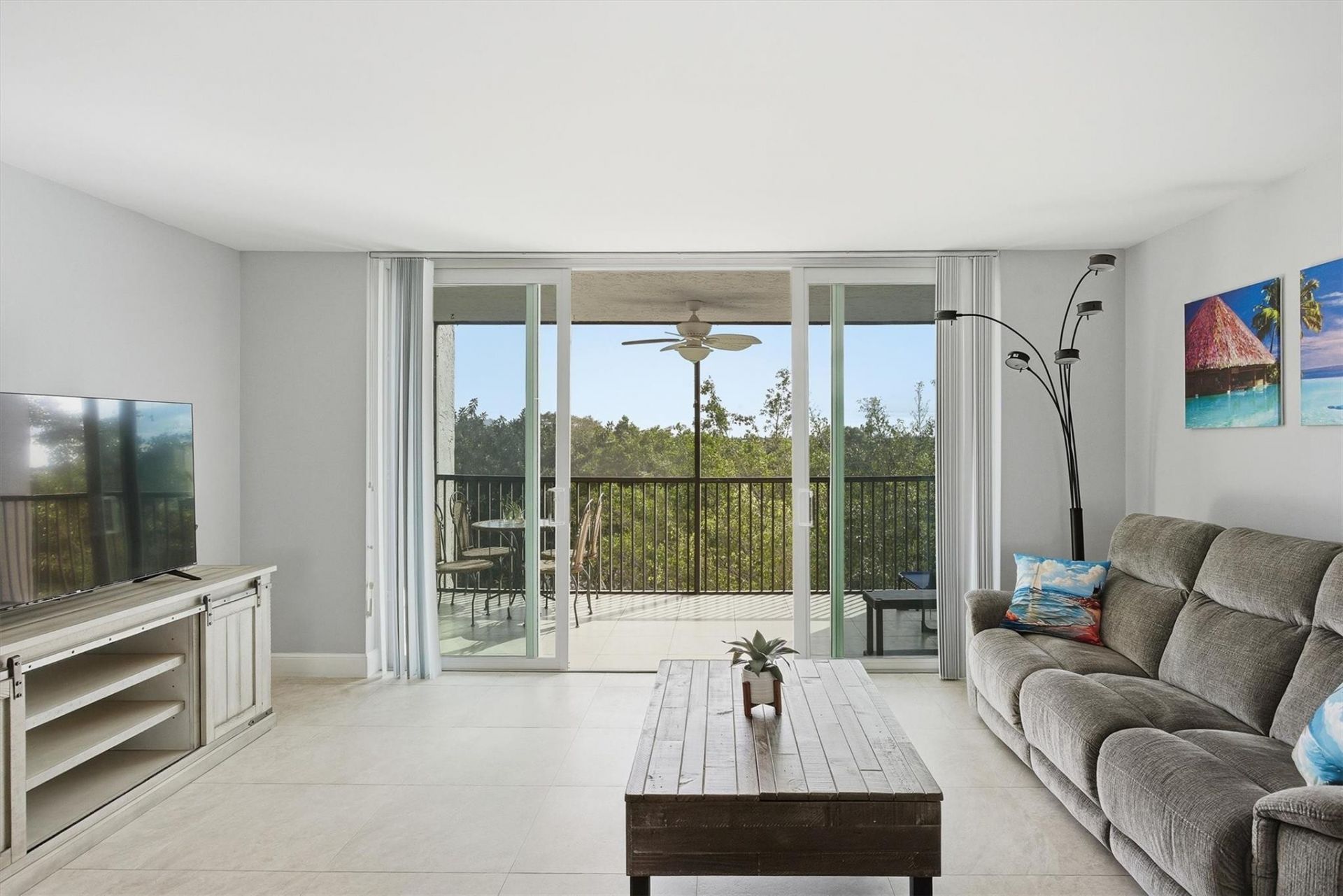 3910 Inverrary Boulevard, Unit 708-B, Lauderhill, FL 33319 Photo