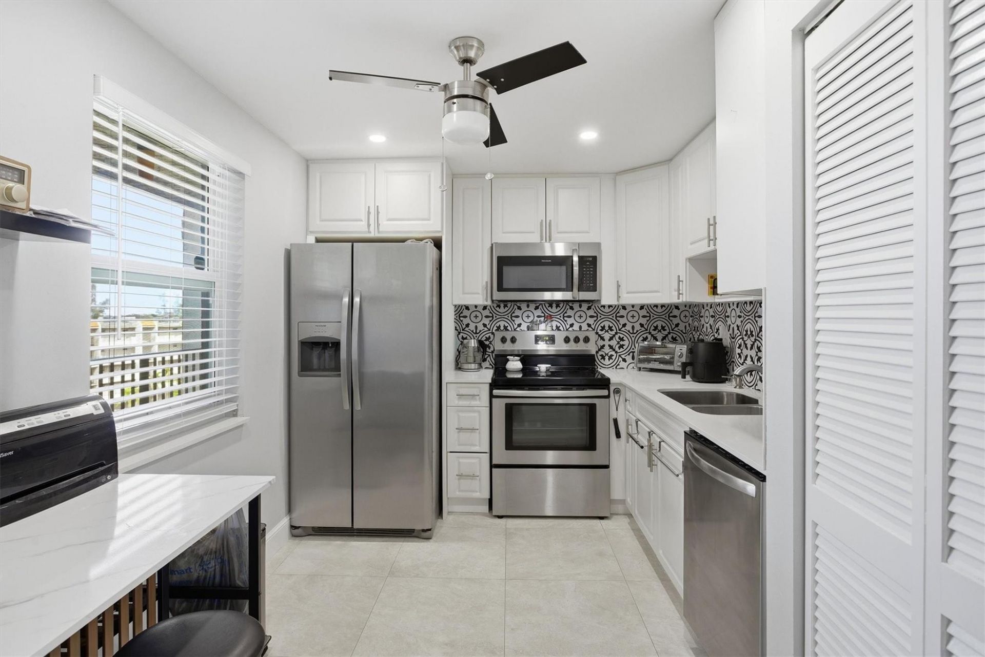 3910 Inverrary Boulevard, Unit 708-B, Lauderhill, FL 33319 Photo