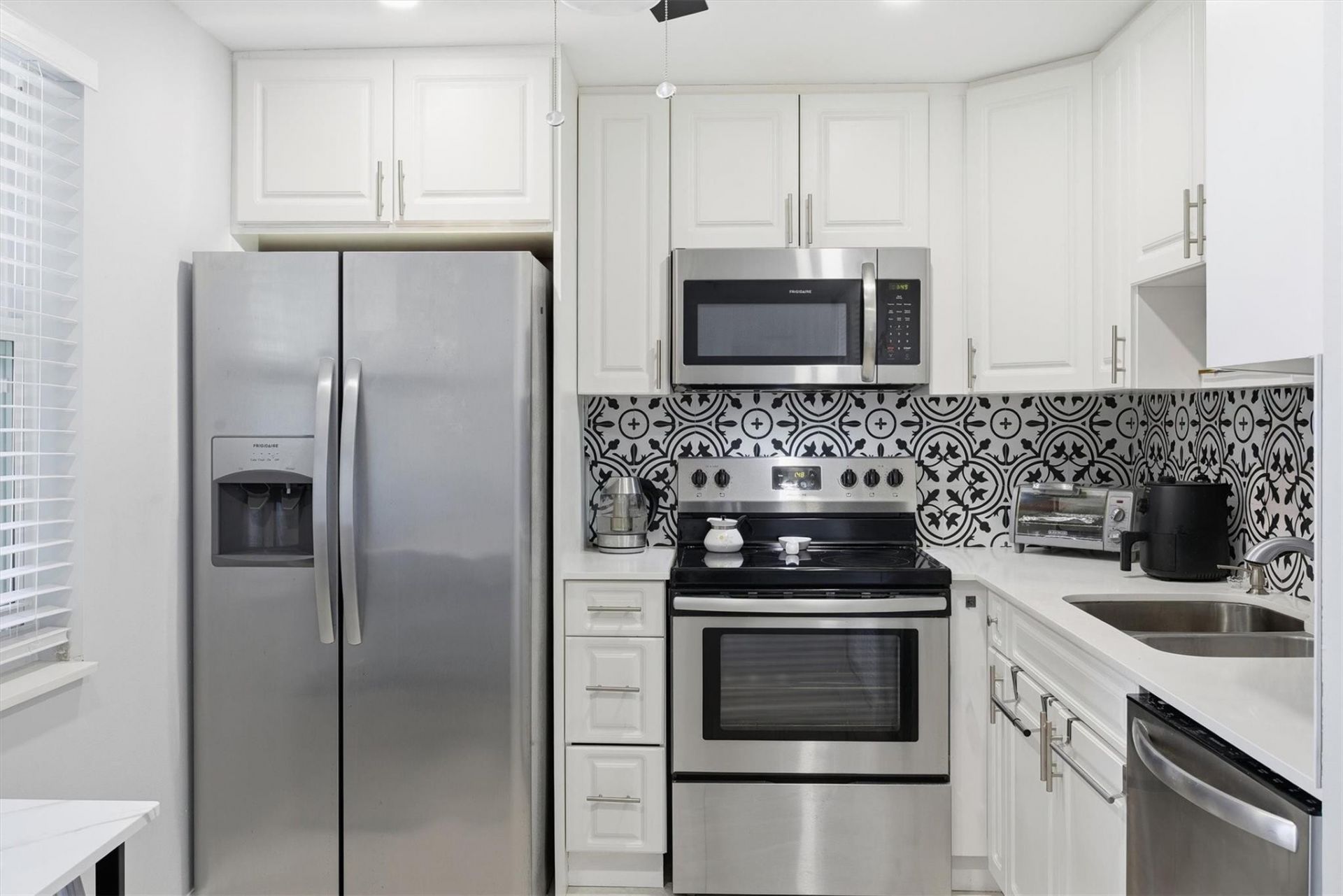 3910 Inverrary Boulevard, Unit 708-B, Lauderhill, FL 33319 Photo