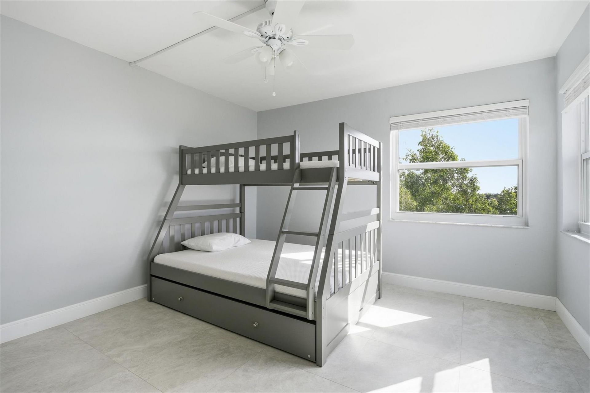 3910 Inverrary Boulevard, Unit 708-B, Lauderhill, FL 33319 Photo