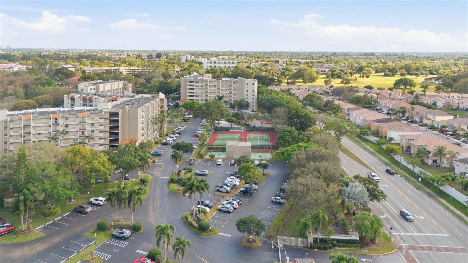 3910 Inverrary Boulevard, Unit 708-B, Lauderhill, FL 33319 Photo