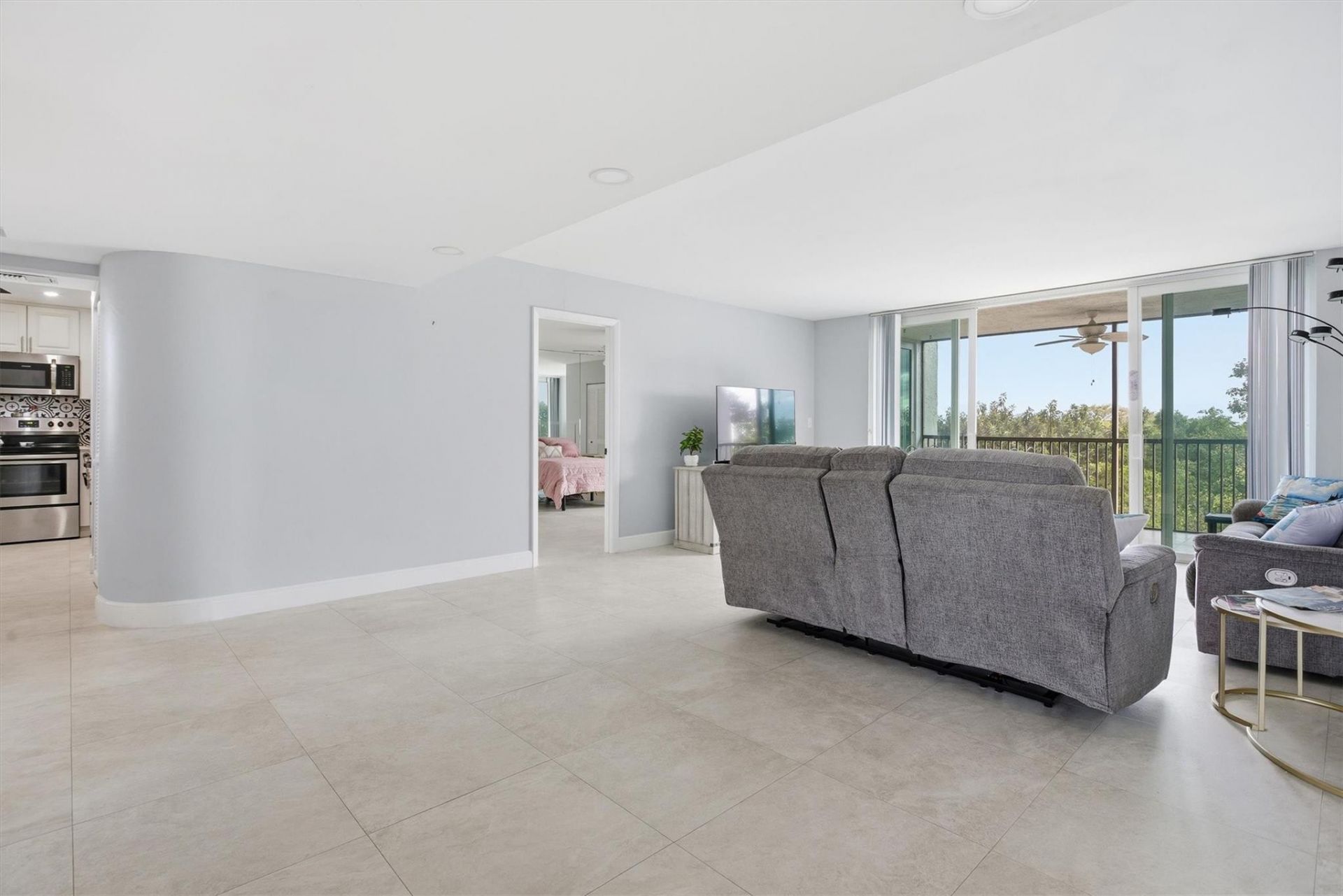 3910 Inverrary Boulevard, Unit 708-B, Lauderhill, FL 33319 Photo