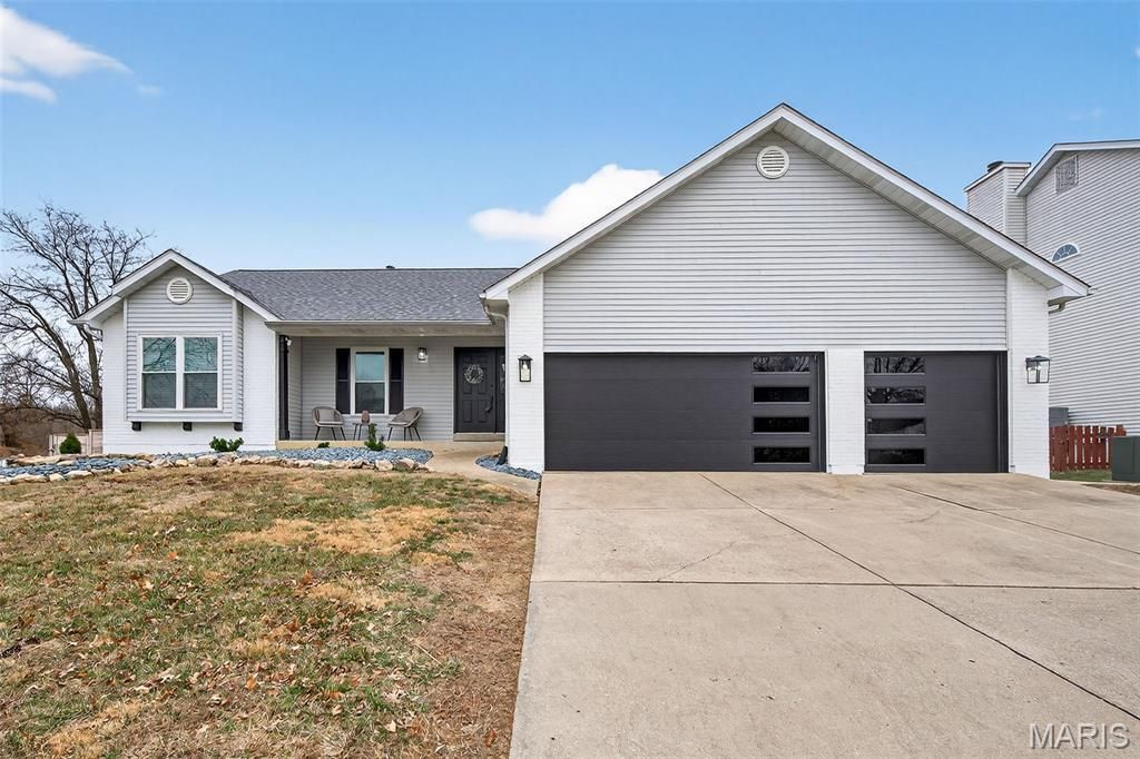 288 Alexandria Drive, Saint Charles, MO 63304 Main Photo