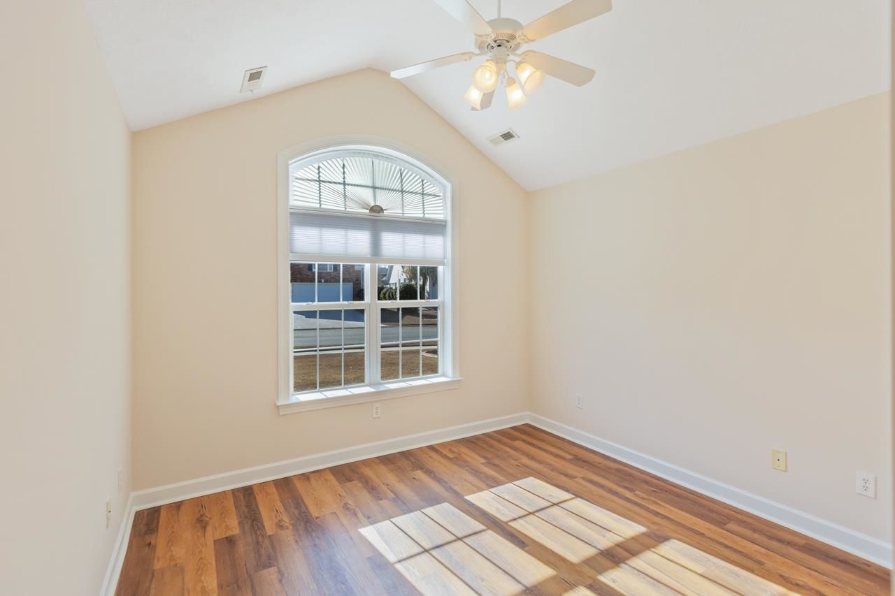 713 Woodcrest Way Photo 11