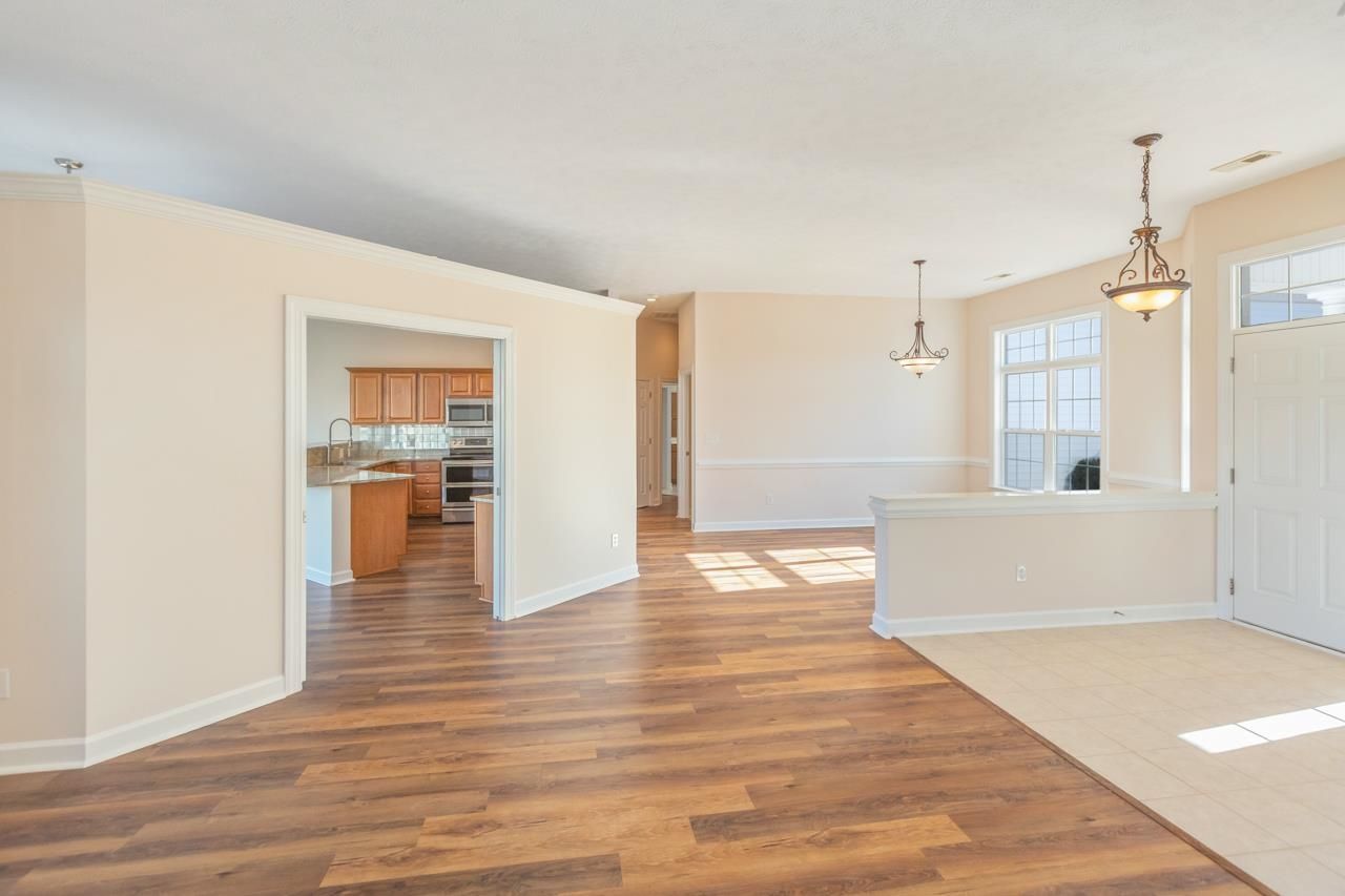 713 Woodcrest Way Photo 13