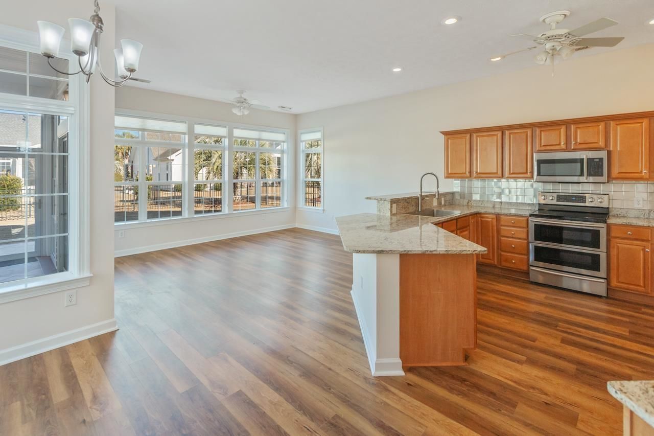 713 Woodcrest Way Photo 14