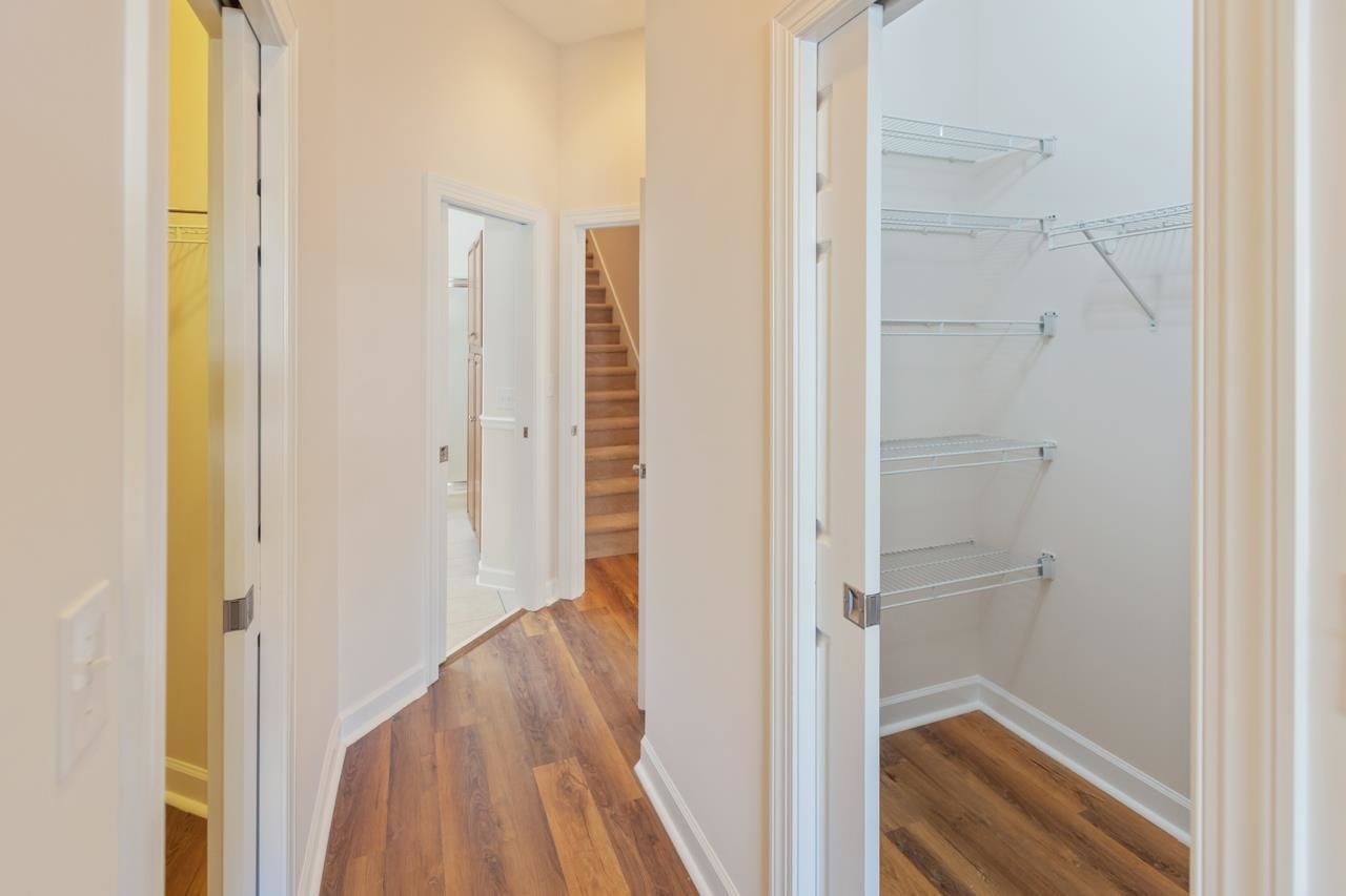 713 Woodcrest Way Photo 24