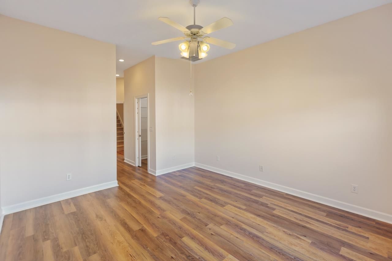 713 Woodcrest Way Photo 26