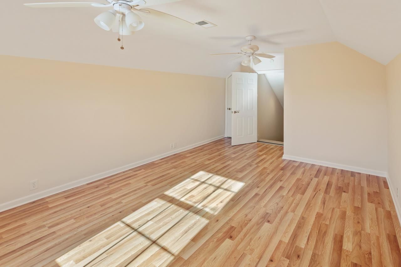 713 Woodcrest Way Photo 27