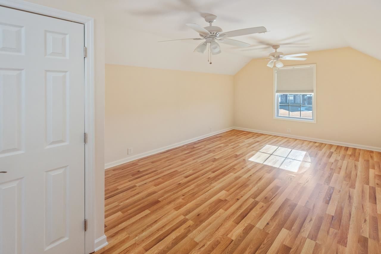 713 Woodcrest Way Photo 28