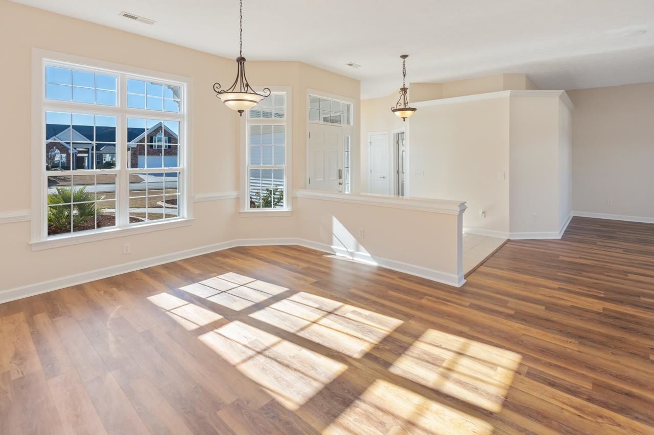 713 Woodcrest Way Photo 3