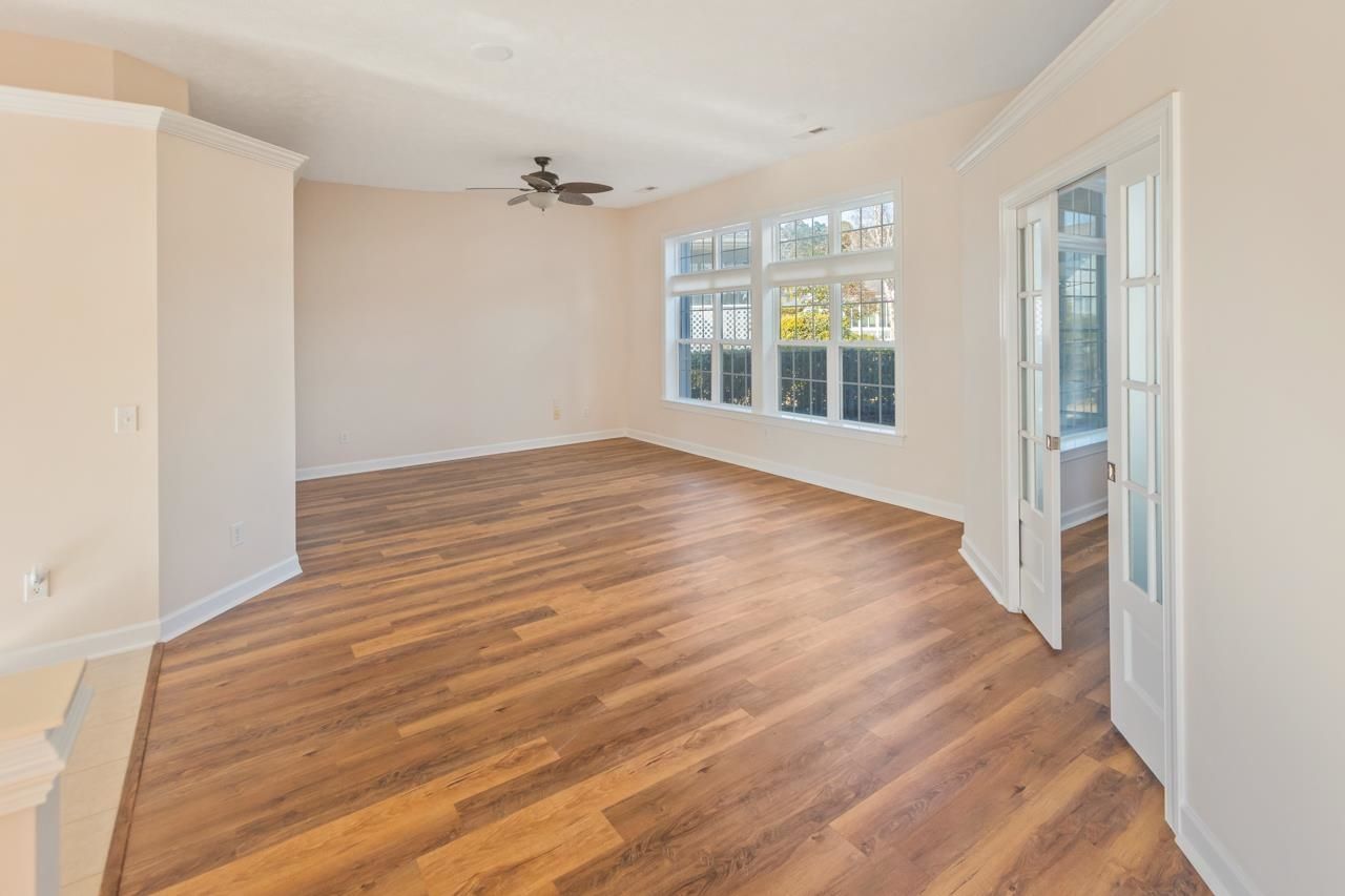 713 Woodcrest Way Photo 6