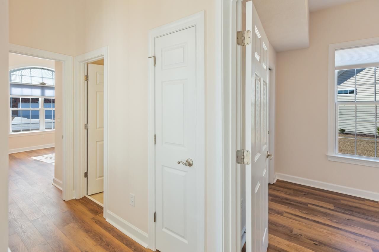 713 Woodcrest Way Photo 7