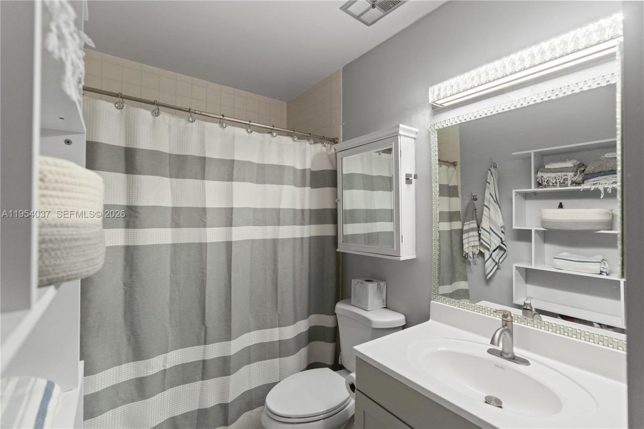 21200 Harbor Way, Unit 118-11, Aventura, FL 33180 Photo