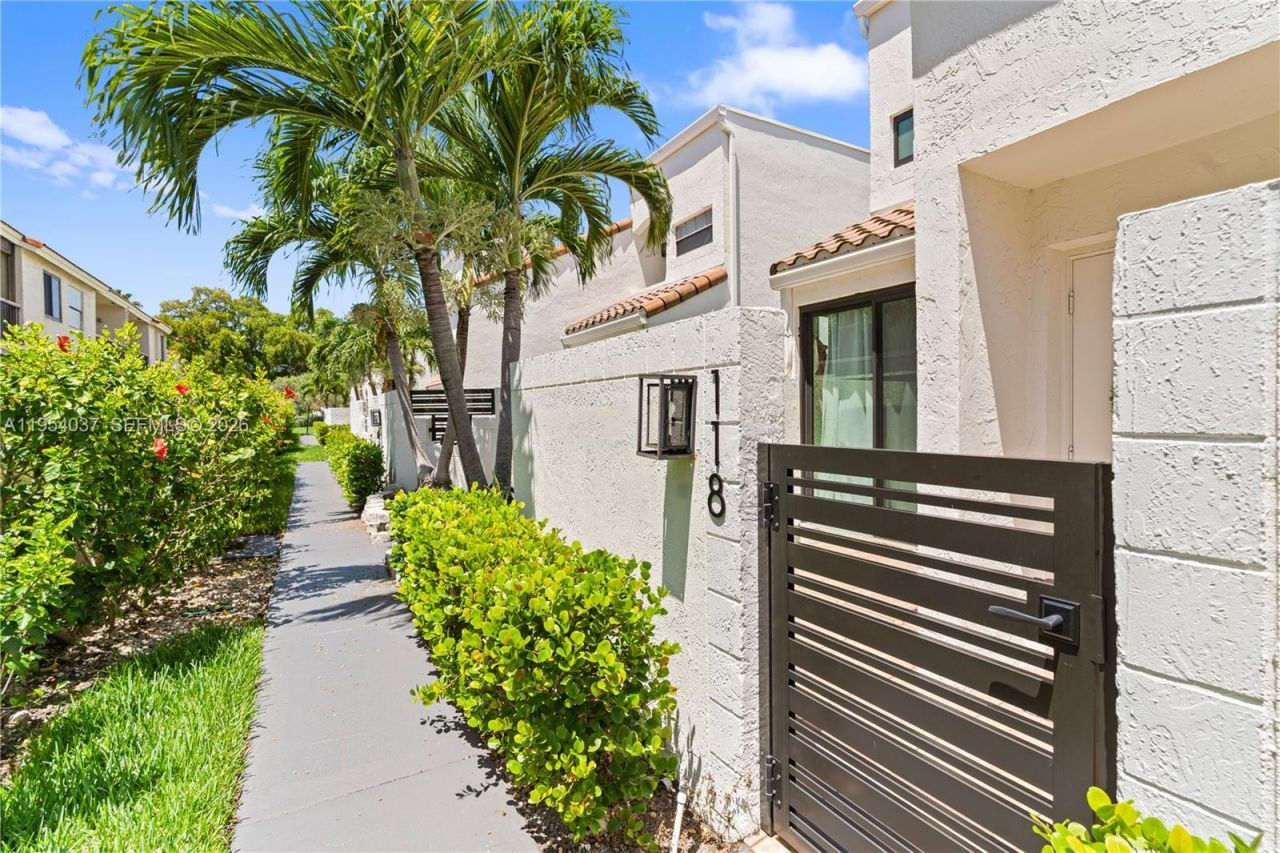 21200 Harbor Way, Unit 118-11, Aventura, FL 33180 Photo