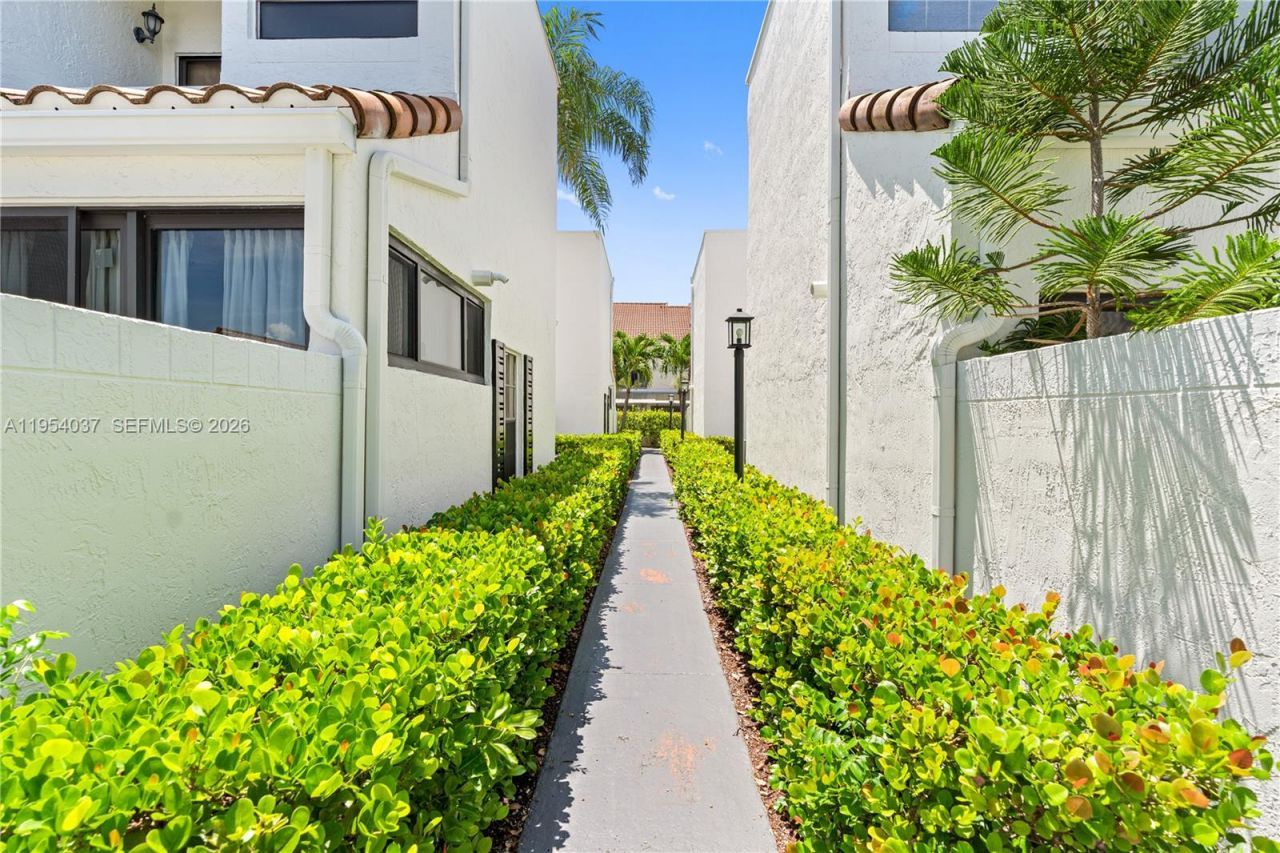 21200 Harbor Way, Unit 118-11, Aventura, FL 33180 Photo