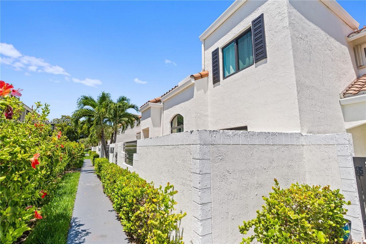 21200 Harbor Way, Unit 118-11, Aventura, FL 33180 Photo