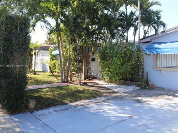 6030 SW 93rd Ct , Miami, FL 33173