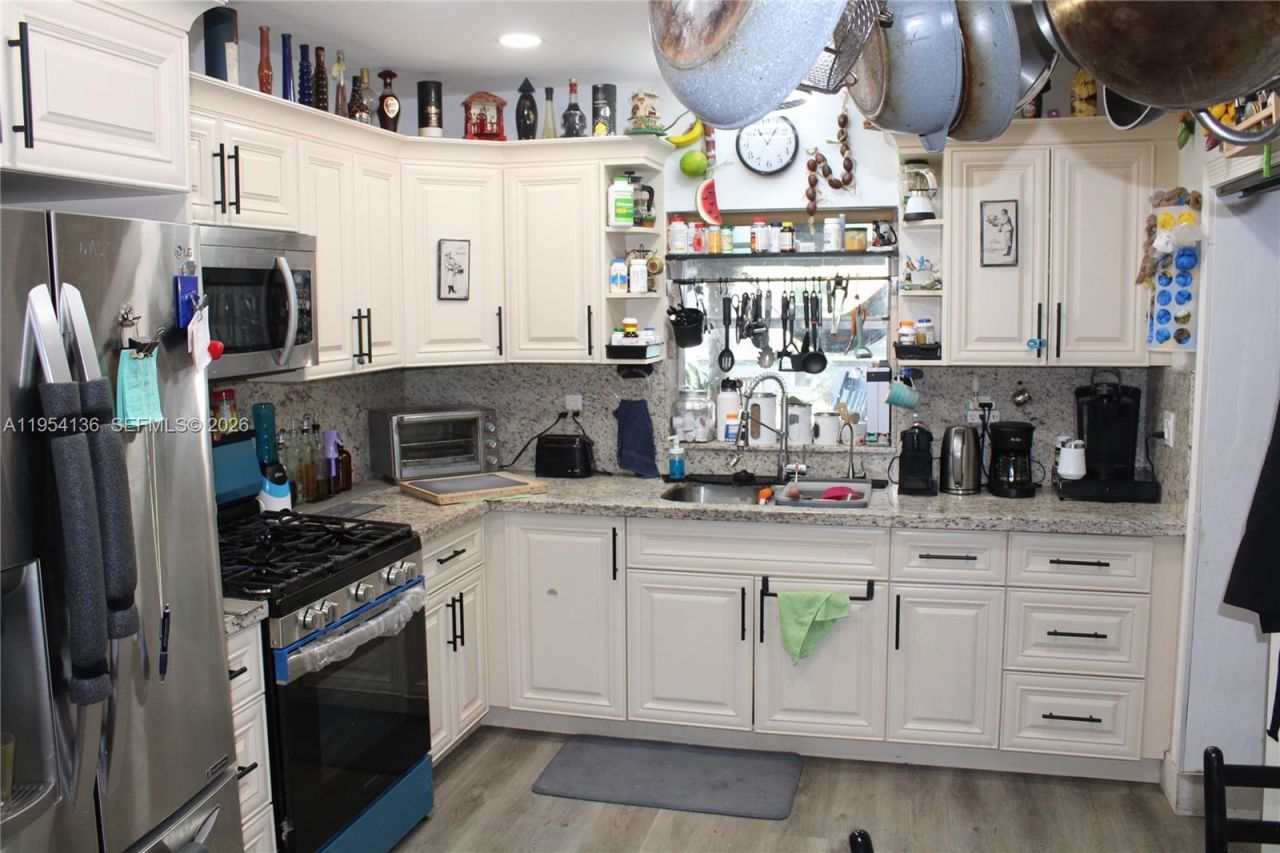 6030 SW 93rd Ct , Miami, FL 33173 Photo