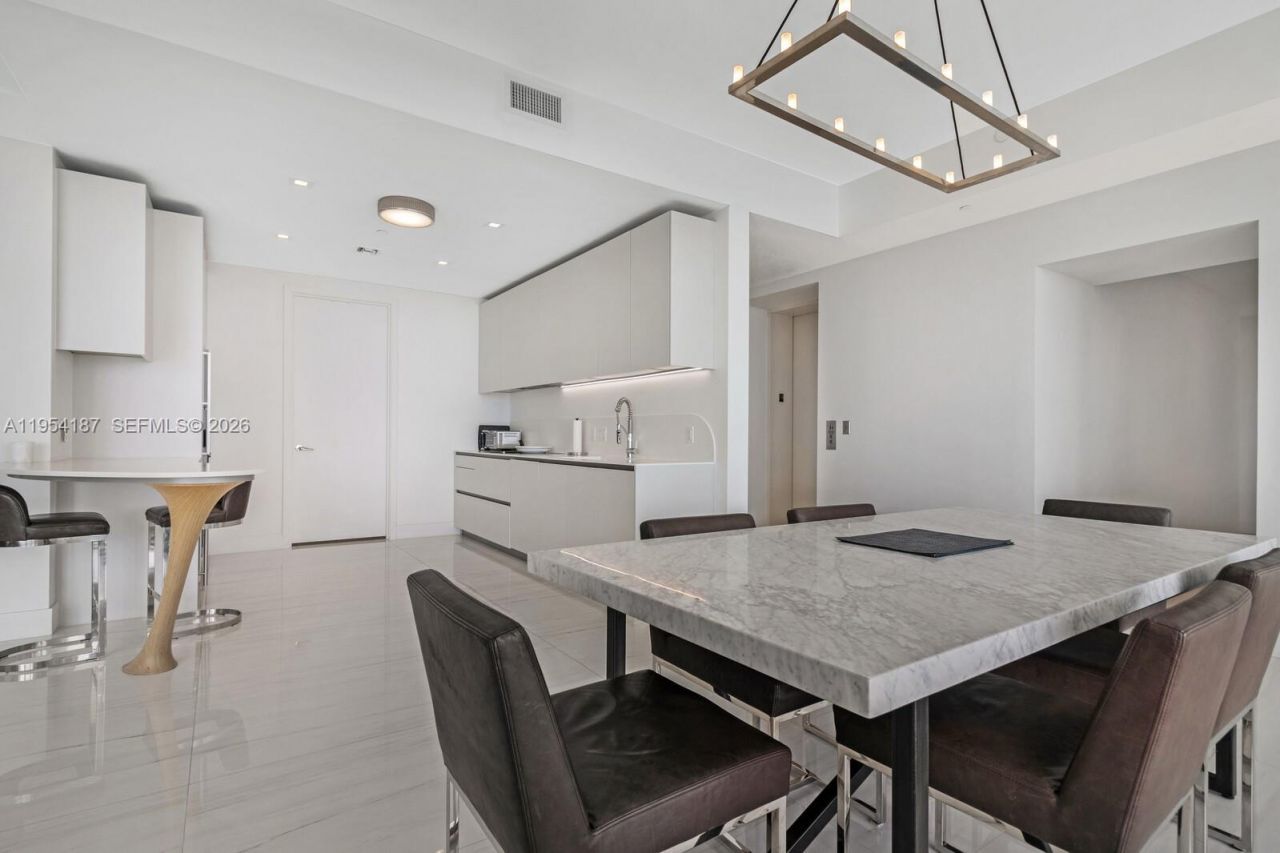 16901 Collins Ave , Unit 1402, Sunny Isles Beach, FL 33160 Photo