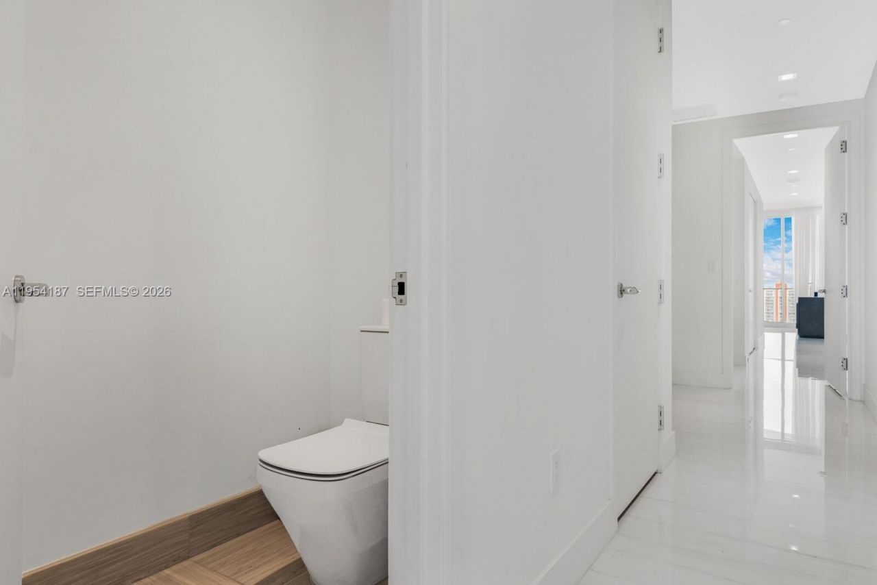 16901 Collins Ave , Unit 1402, Sunny Isles Beach, FL 33160 Photo