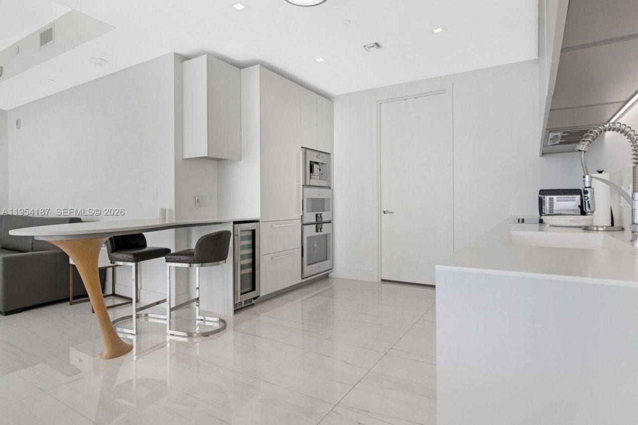 16901 Collins Ave , Unit 1402, Sunny Isles Beach, FL 33160 Photo