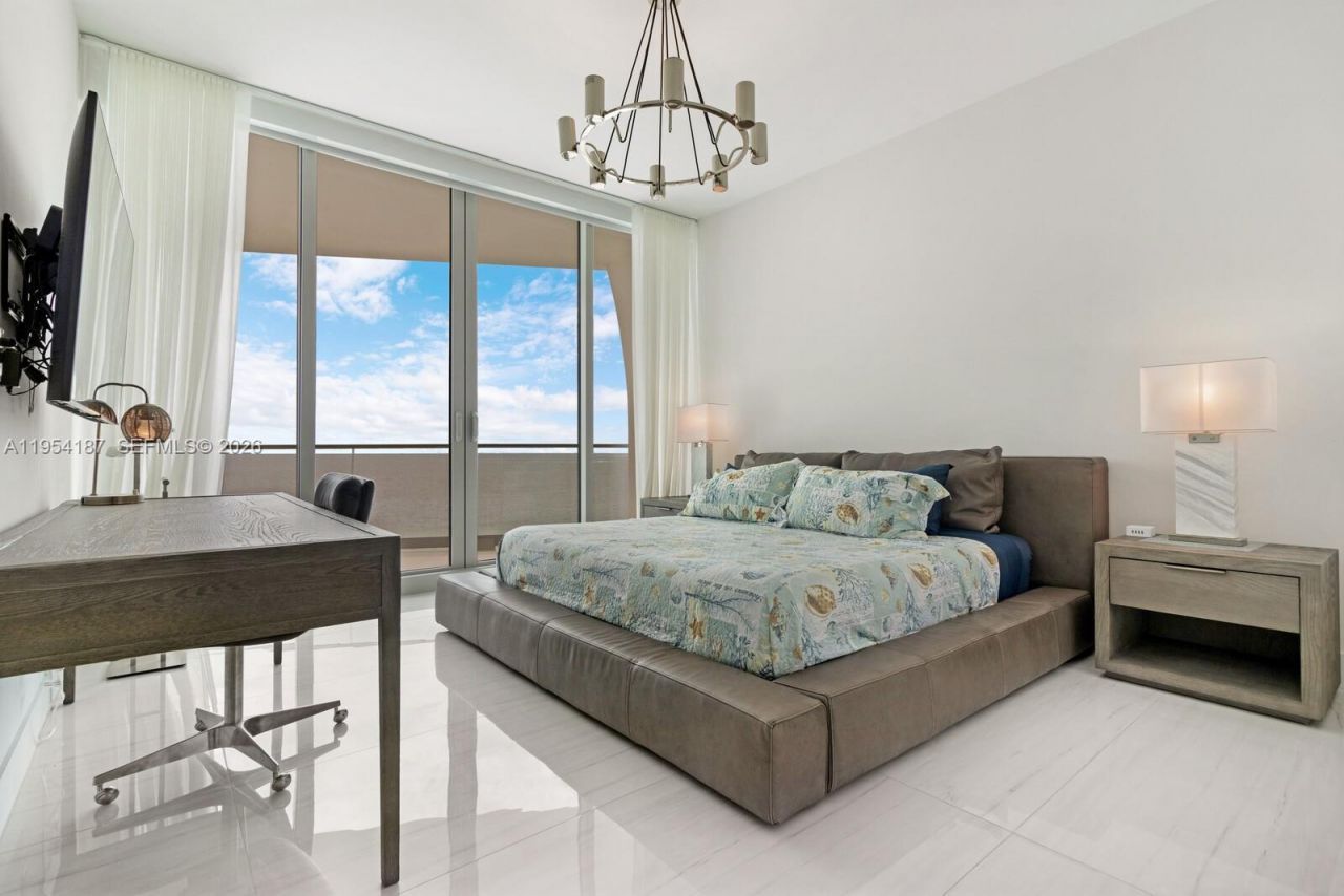 16901 Collins Ave , Unit 1402, Sunny Isles Beach, FL 33160 Photo