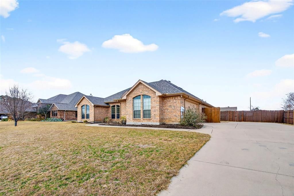 805 Blue Quail Drive, Weatherford, TX 76087 Main Photo