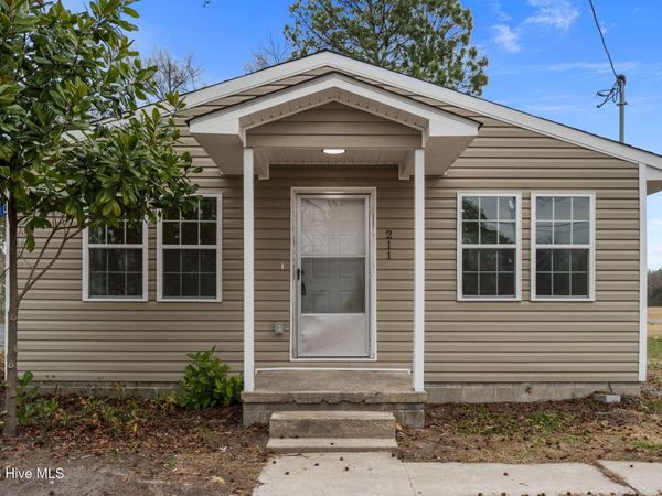 211 S Jackson Street, Beulaville, NC 28518