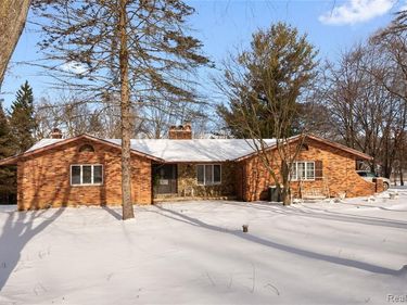 12155 Spencer Road, Brighton Twp, MI 48380