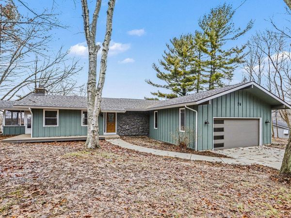 74 S Lake Doster Drive, Plainwell, MI 49080