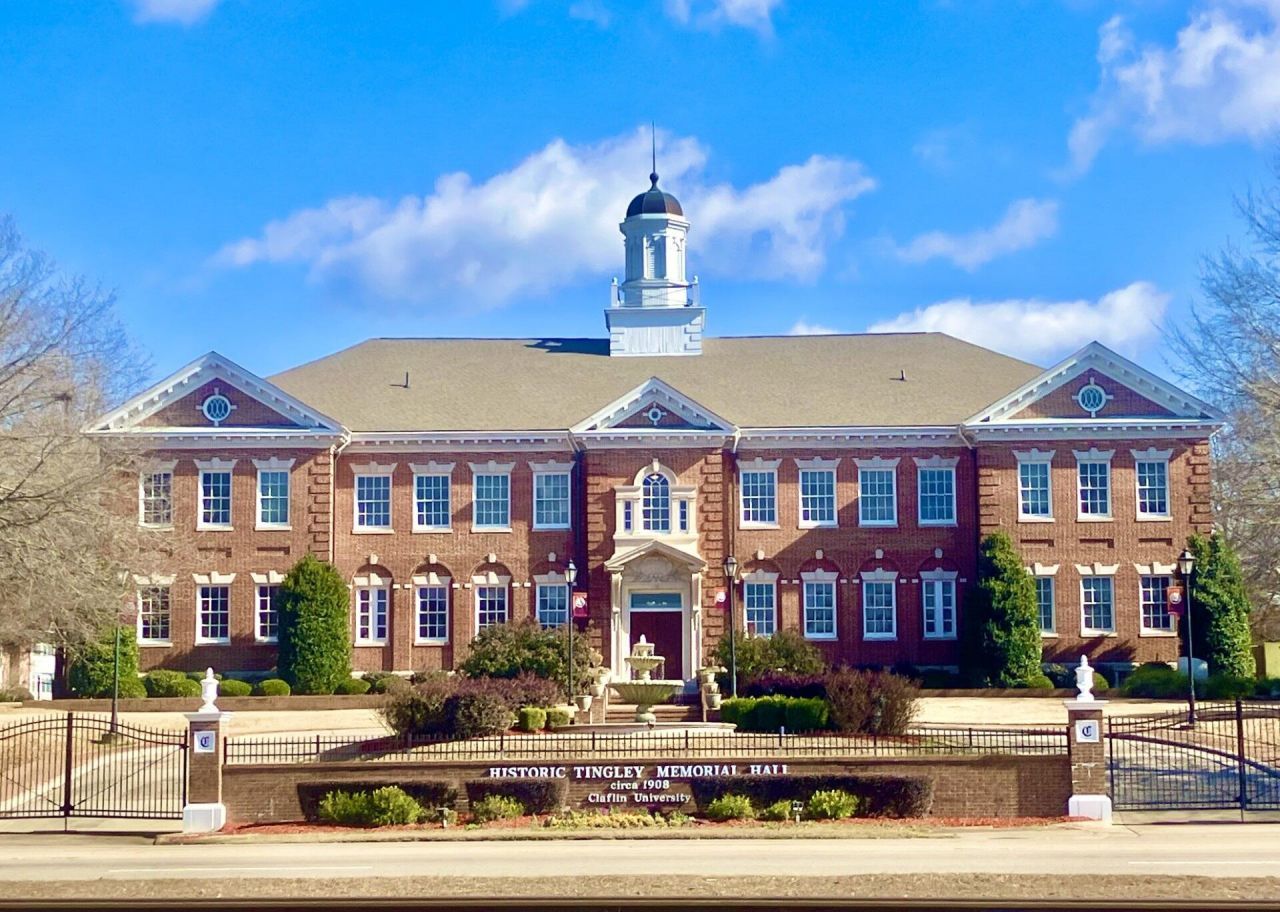 2491 Russell Street Photo 10