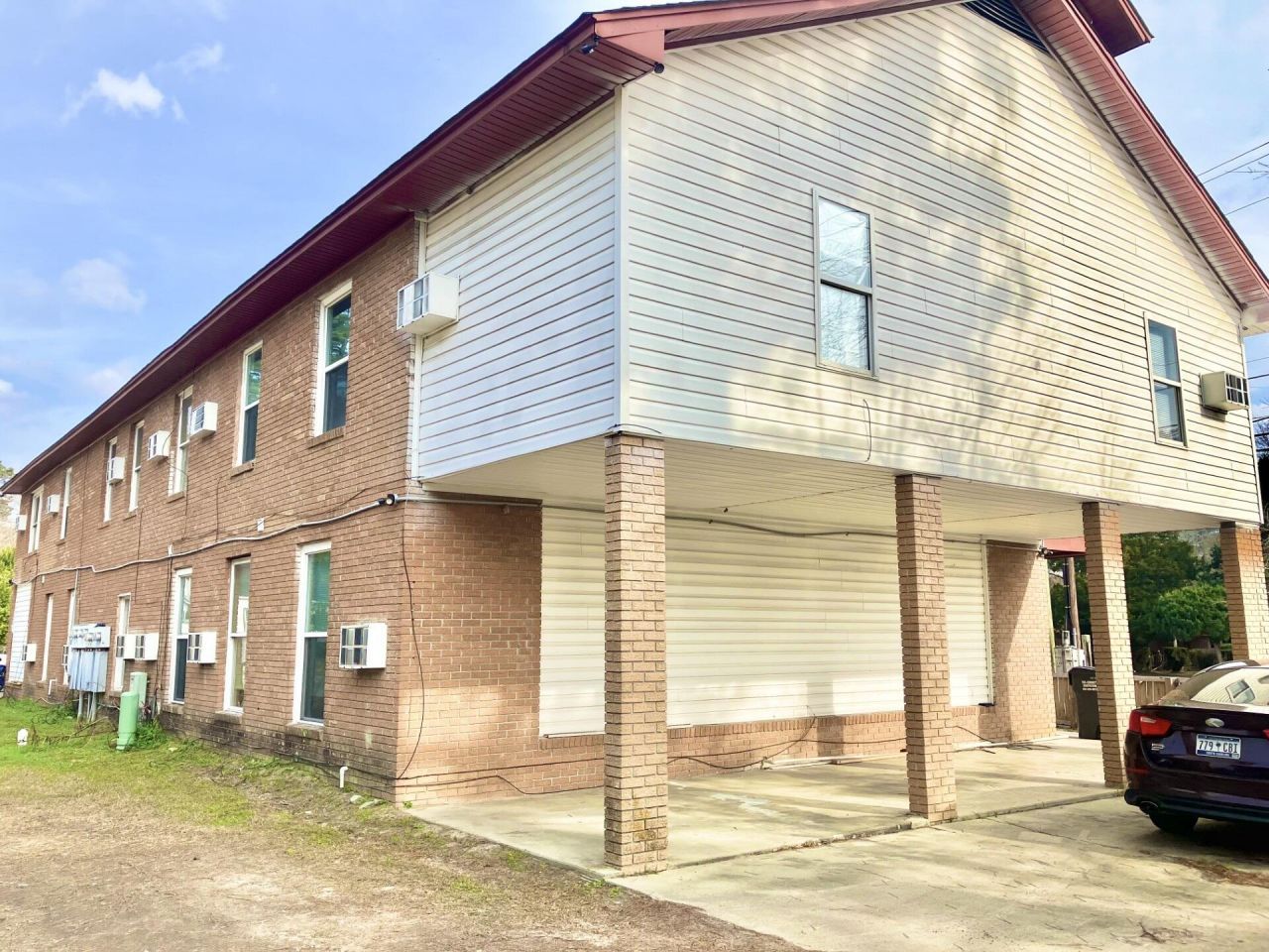 2491 Russell Street Photo 15