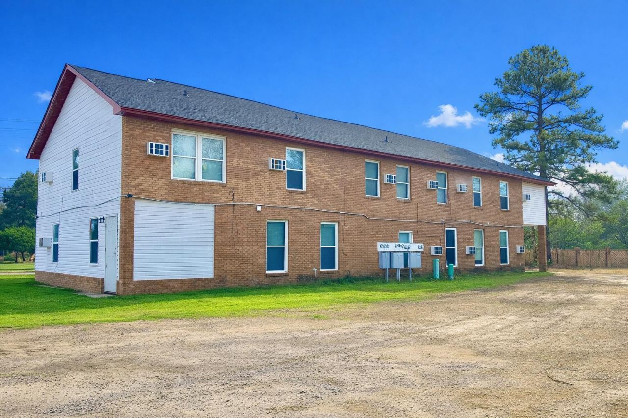 2491 Russell Street Photo 16