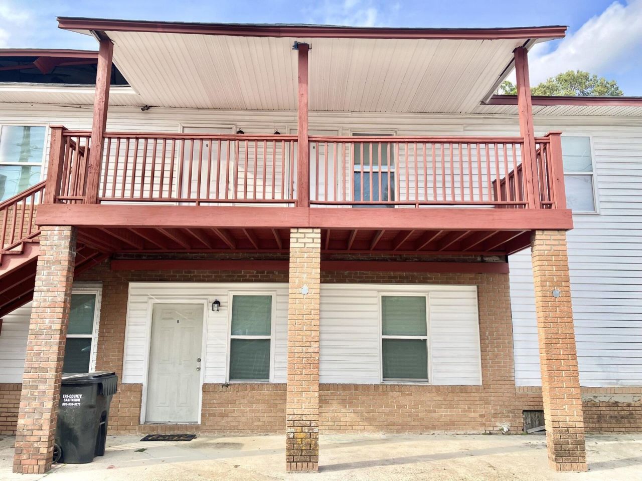 2491 Russell Street Photo 3