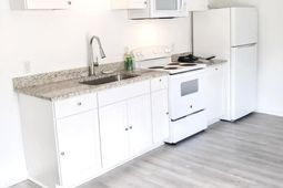 2491 Russell Street photo 4