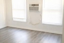 2491 Russell Street photo 4