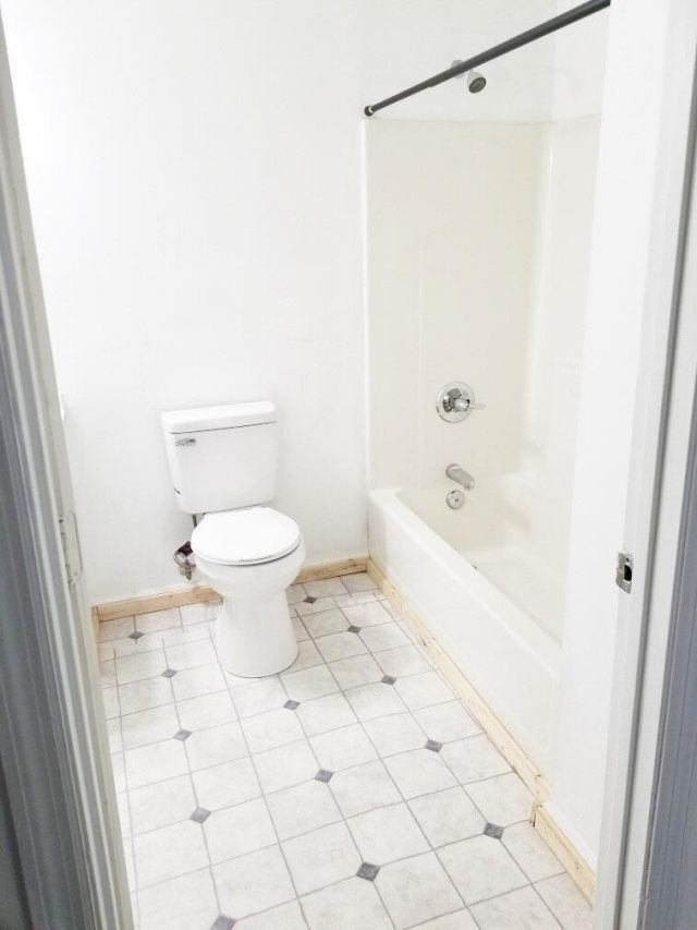 2491 Russell Street Photo 6