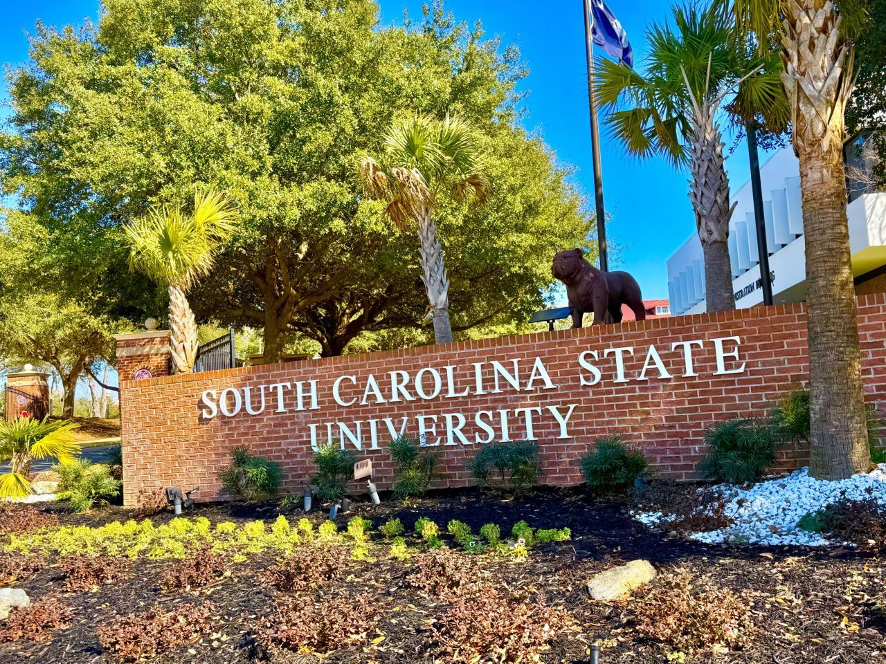 2491 Russell Street Photo 9