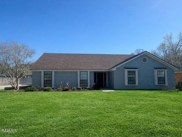 1103 E Bayou Parkway, Lafayette, LA 70508