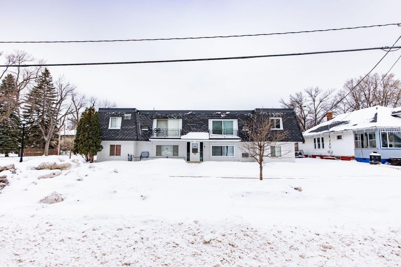 702 Oak Street N, Unit A, Fargo, ND 58102 Main Photo
